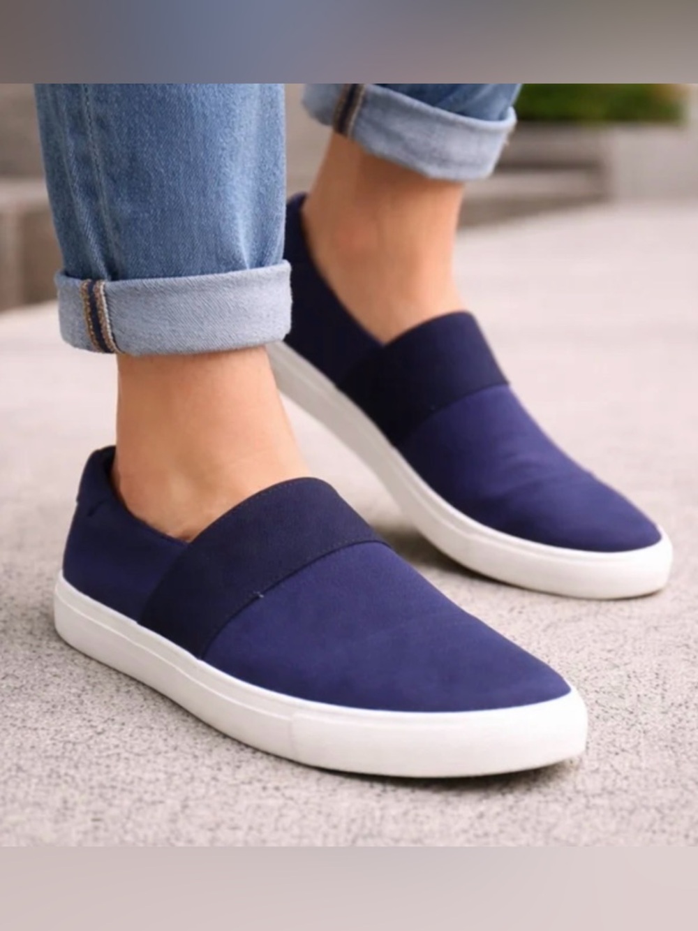 VGUC- Vince ‘Corbin’ Navy Satin Slip-on Sneakers